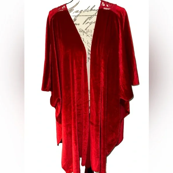 🌹NWOT Vada Winter Bright Red Velvet Crochet Kimono - Picture 3 of 6